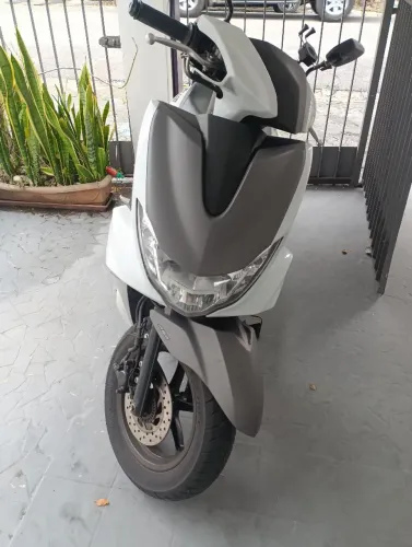 Yahama Fluo 125c 2024