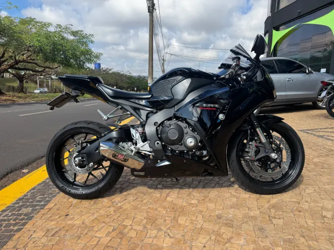 HONDA CBR 1000 RR FIREBLADE