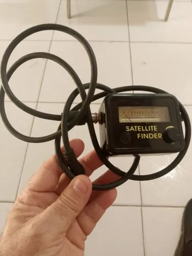 Localizador de satélite seme novo