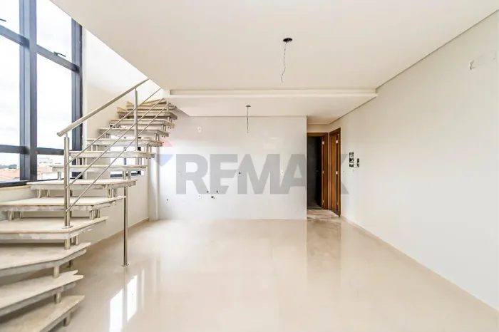 Apartamento Duplex Moderno: Conforto e Estratégia em SJP