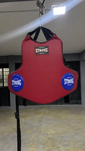 COLETE DE COURO STRONG