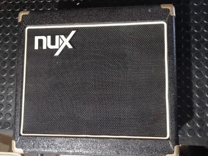 Vendo amplificador NUX Mighty 15 15wRMS com 2 canais, efeitos e EQ PROMOÇÃO