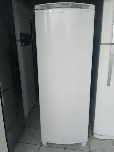 GELADEIRA FROST FREE 350L USADA PORÉM GELANDO 600