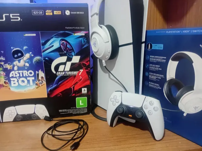 Ps5 slim digital + nota + Headset razer.