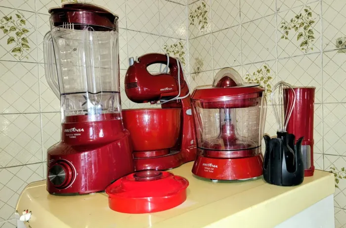 Kit Liquidificador Batedeira E Espremedor Cozinha Britânia Turbo 800W 127V
