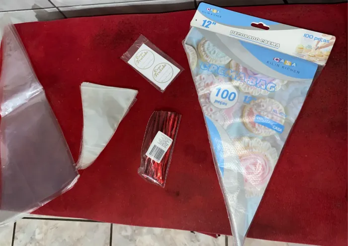 Kit Embalagem Confeitaria: 100 Mangas De Confeitar + Saquinhos Cone Trufado