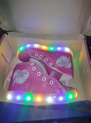 Vendo tenis infantil com led 