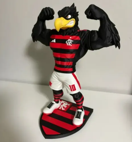Mascote Flamengo Urubu Rei 3d