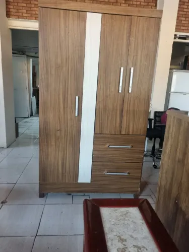 Guarda roupa de solteiro