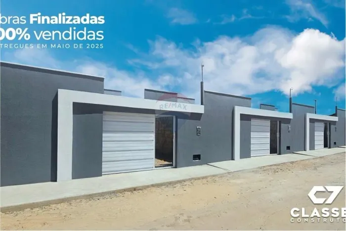 EXELENTE CASA NOVA DE 2 QUARTOS, GARAGEM PARA 2 CARROS, SALA, COZINHA, ÁREA DE SERVIÇO