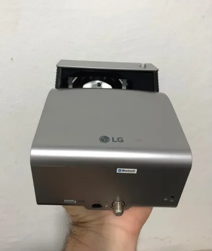 Projetor LG Cine beam com Tv digital
