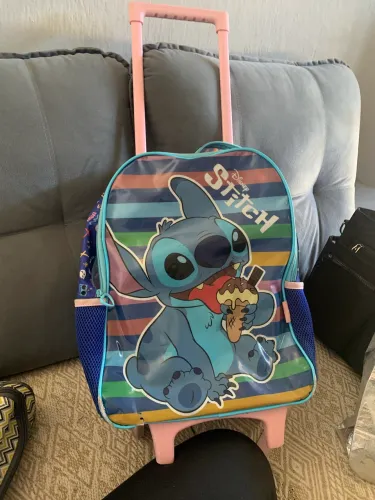 Mochila Escolar Stitch com Rodinhas - Usada | Ótimo Preço