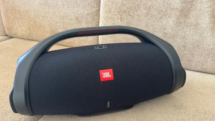 Vendo jbl boombox 2