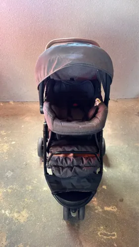 Carrinho e bebê conforto