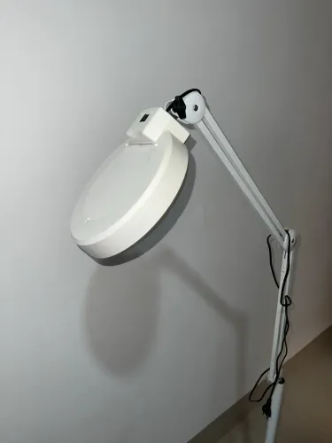 Lupa luminária estética