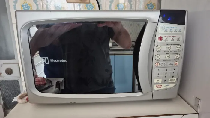 Micro-ondas sem esquentar (ótimo pra conserto)