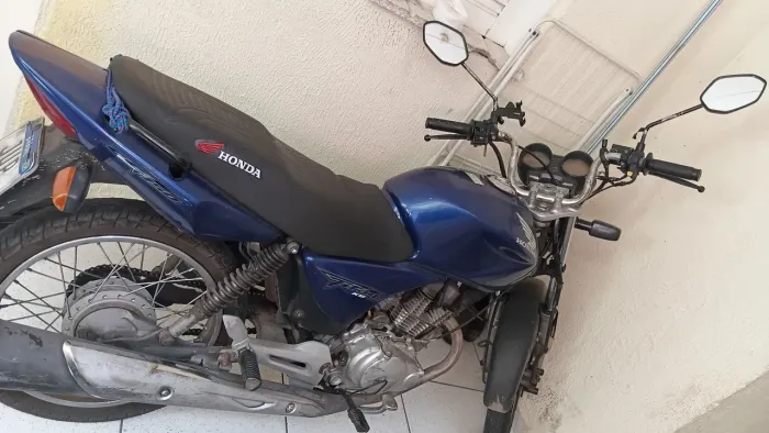 Moto bem conservada