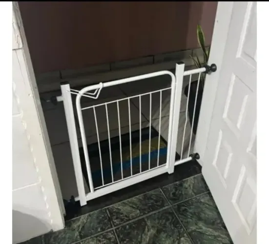 Grade Portão Proteção Pet Cachorro Porta 68 A 83cm
