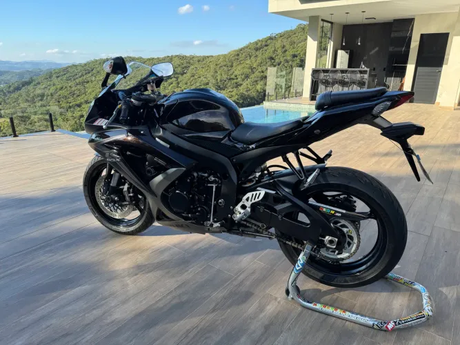 Suzuki srad 750