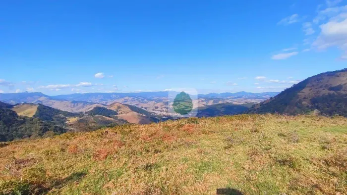 Terreno à venda, 133.100 m² por R$ 2.750.000 - Bairro dos Pires - Sapucaí-Mirim/MG