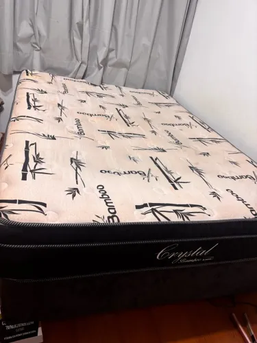 Colchão de casal usado