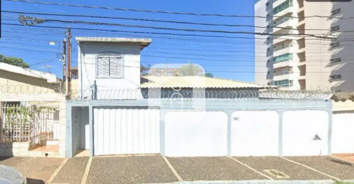 Casa à venda no bairro Saraiva