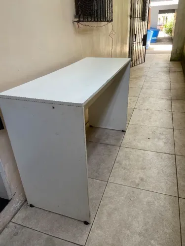 Mesa de estudos em MDF