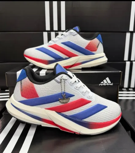 Tênis Adidas