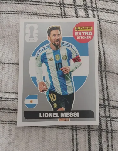 Sticker legend Messi silver