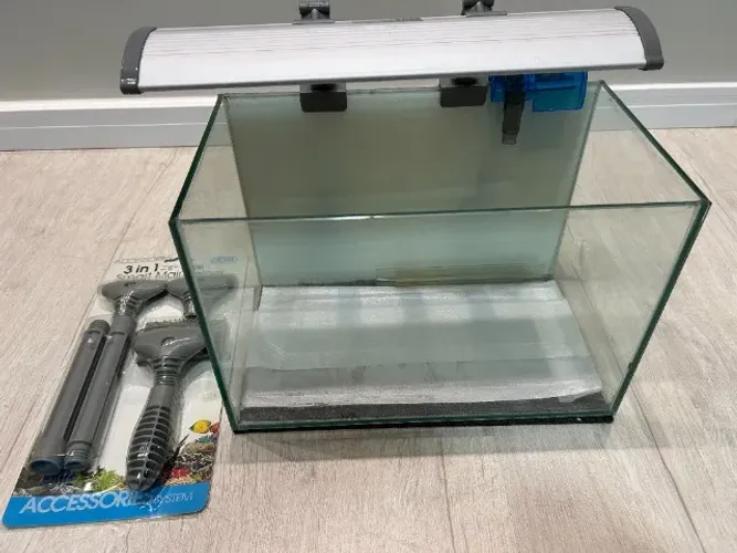 Aquário 15l com Filtro Traseiro, Luminária de Led e mais Kit Limpeza