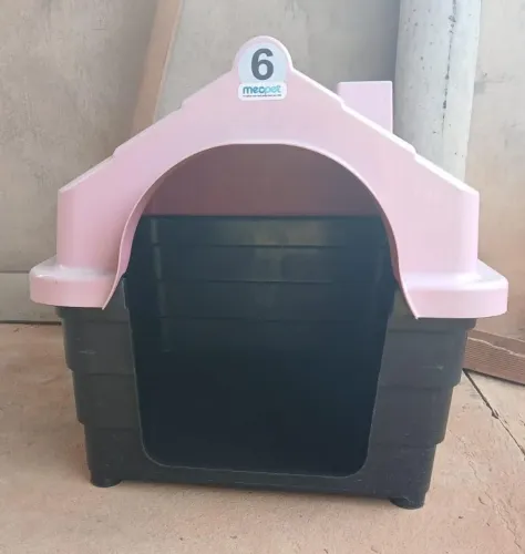 Vendo casinha de cachorro n:6 pouco usada  150 reais entrego na região bairro Maracanã 