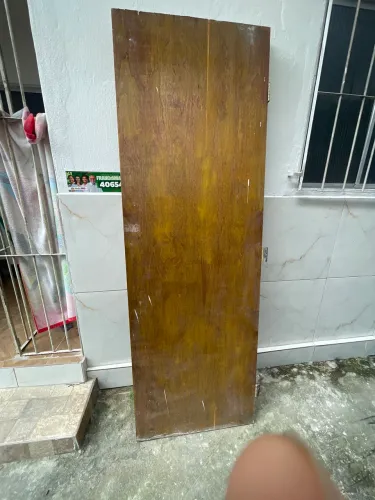 vende-se duas portas semi oca semi nova por 200,00 as duas