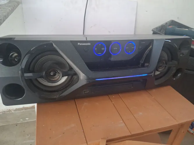 Som Panasonic SC-AU3. 