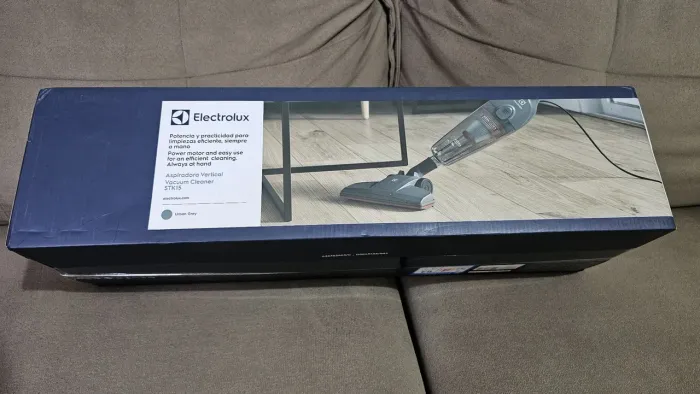 Aspirador Vertical Eletrolux com fio STK15 127v Urban Grey