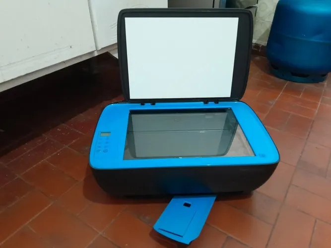 Impressora HP falta a fonte tem o cabo.