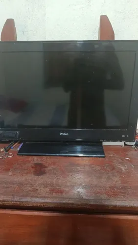 vendo televisão de 32 polegadas da Philco, não é smart, acompanha controle e etc...