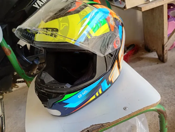 Capacete Bieffe B12 tamanho 60