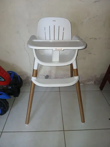 Cadeira de alimentação poke Burigotto