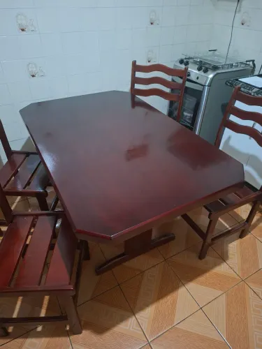 Mesa + 4 Cadeiras (madeira)