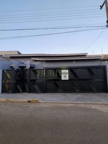 Casa para alugar em Rio Verde, Setor Morada do Sol, com 3 quartos, com 200 m²