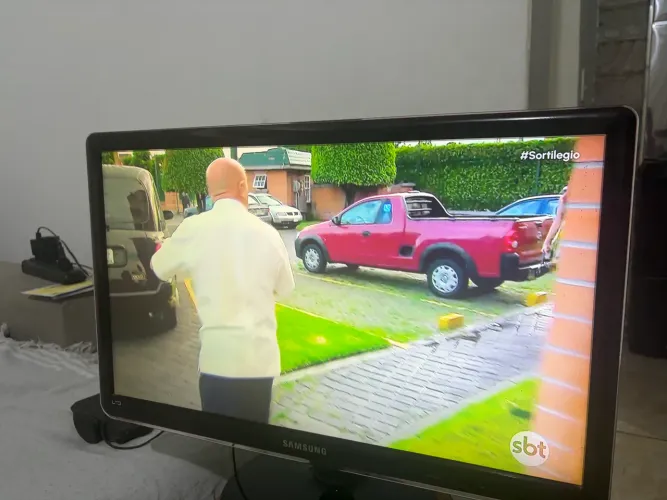 TV Samsung 24? sem detalhes