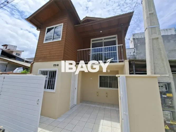 Excelente Casa 2 dormitório(s) em Campeche - Florianópolis