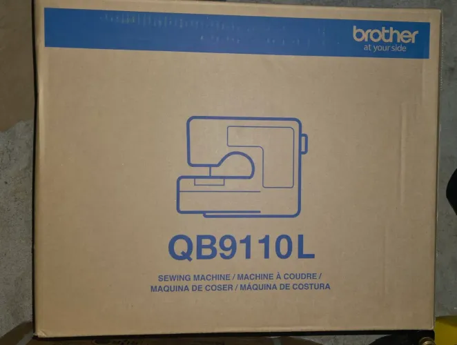 Máquina De Costura Brother Qb9110l/ Modelo Atual Da Sq9100dv Cor Branco