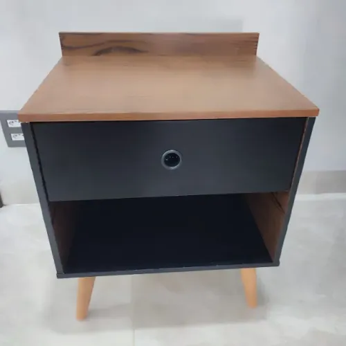 Mesa de cabeceira/Criado mudo