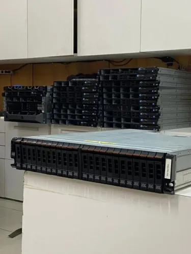IBM Storwize V *-224 - Gaveta de Expansão 2.5" SAS - SEMINOVOS