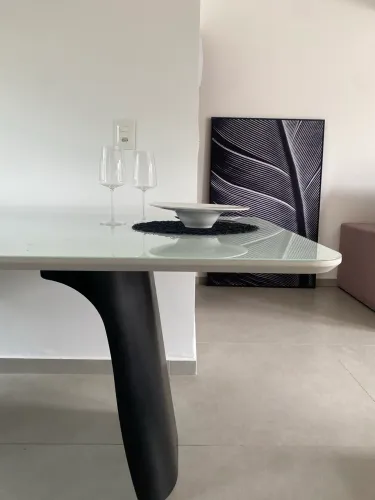 Mesa com 6 ou 8 lugares