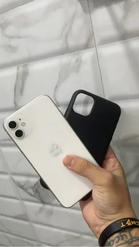 iPhone 11 64 