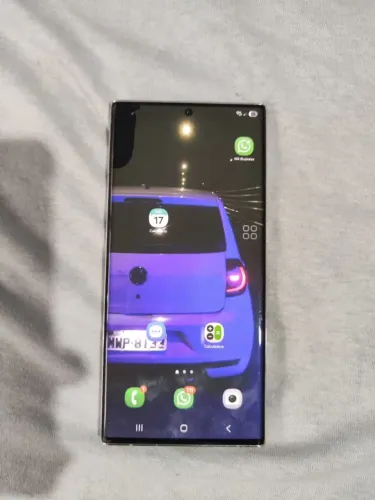 S22 Ultra - detalhe na tela.