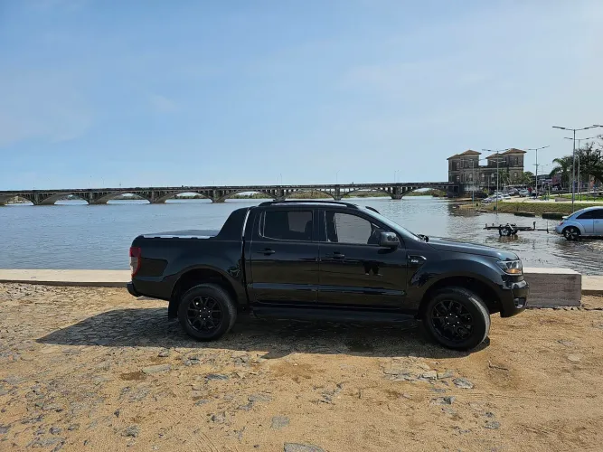 Ford Ranger Black 2.2 4X2 CD Diesel AUT 2022