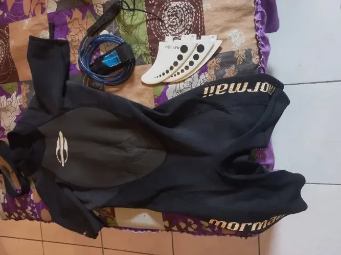 Prancha de surf completa + neoprene Mormai